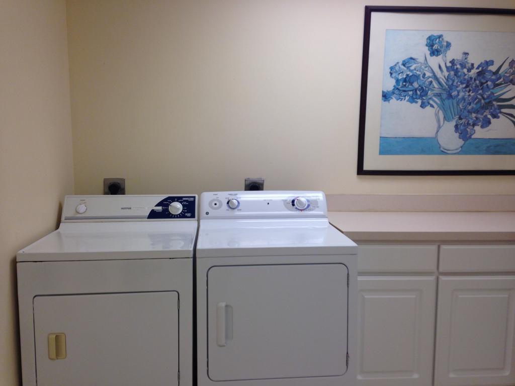 Cresthill Suites Suny University Albany Exteriör bild