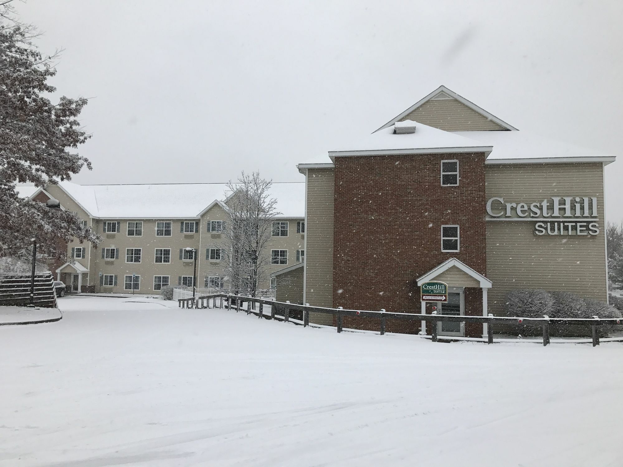 Cresthill Suites Suny University Albany Exteriör bild