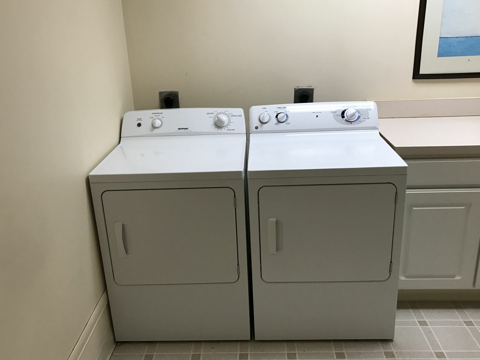 Cresthill Suites Suny University Albany Exteriör bild